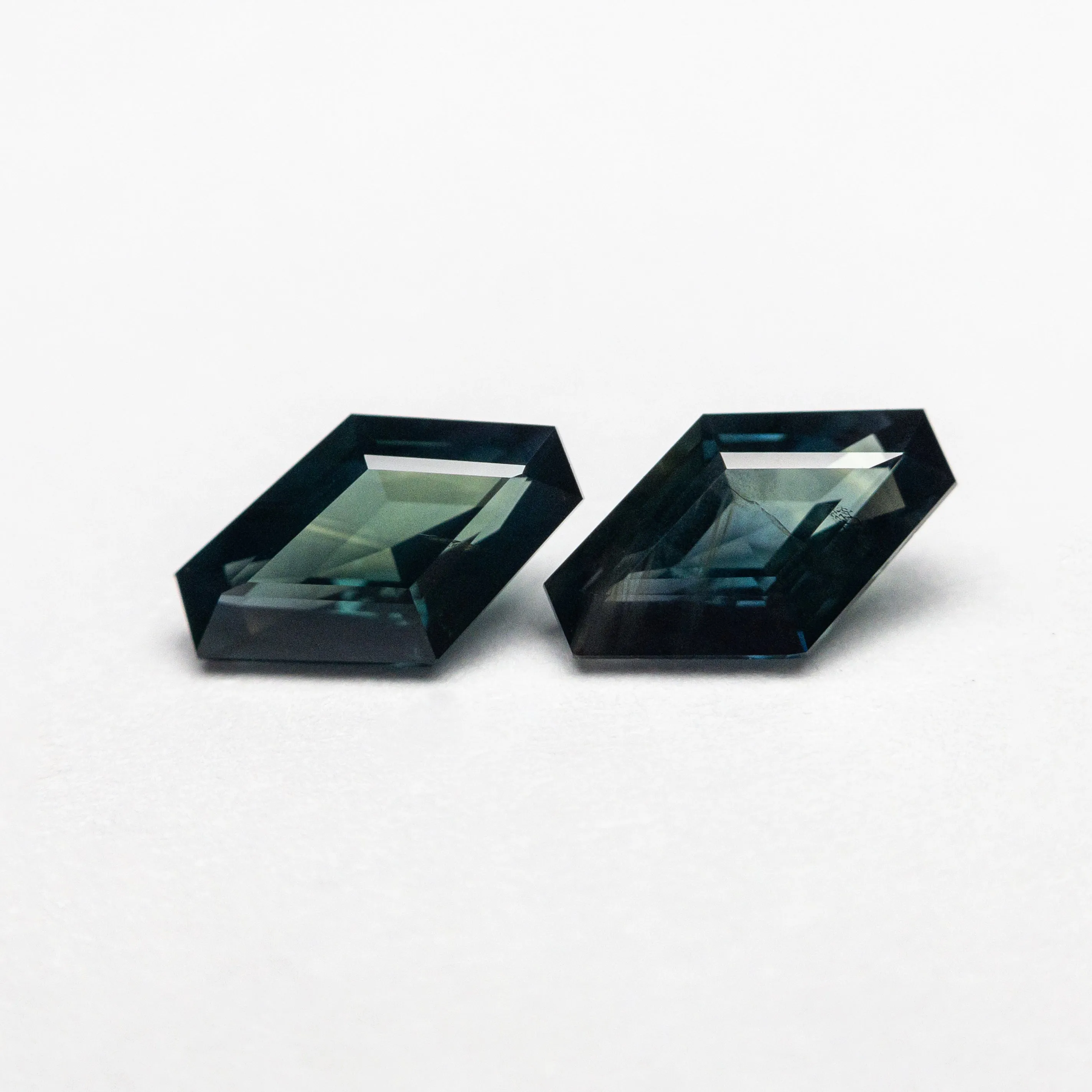 0.68cttw 2pc 6.01x3.80x2.17mm 5.98x3.84x2.15mm Hexagon Step Cut Sapphire Matching Pair 22768-14