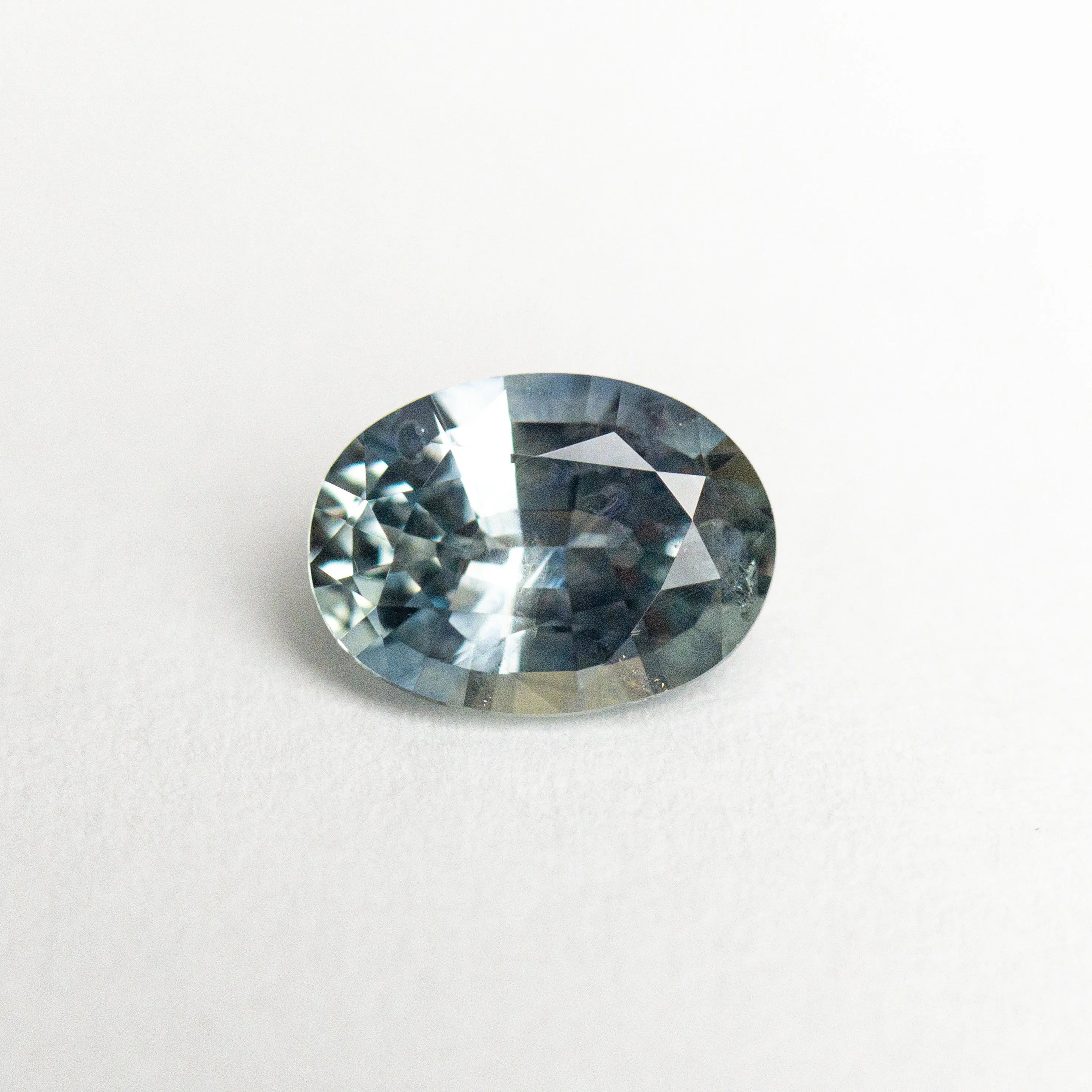 0.90ct 6.82x5.03x3.21mm Oval Brilliant Sapphire 19939-03